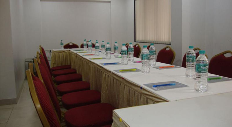 Fabexpress Plus Alfa Galaxy Mumbai Exterior photo